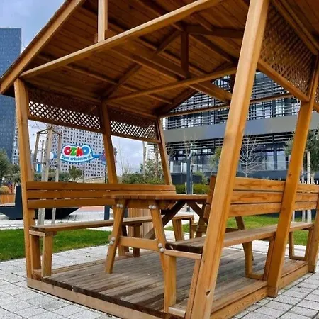 Express 2472 Apartment