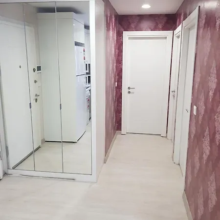 Express 2472 Apartment