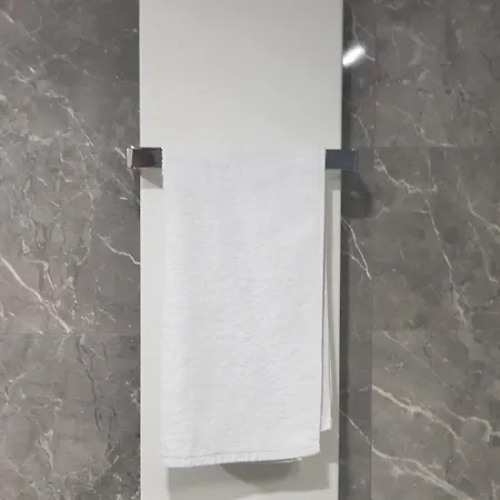 Express 2472 Apartment *